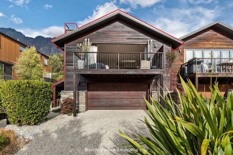 Photo of property in 31 Rannoch Drive, Jacks Point, Queenstown, 9371