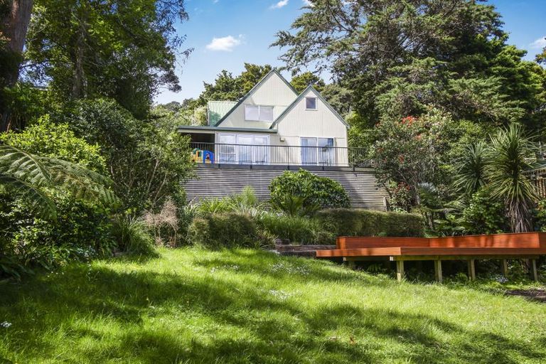 Photo of property in 299 Titirangi Road, Titirangi, Auckland, 0604