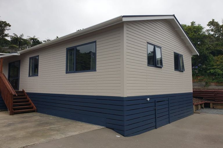 Photo of property in 56a Salford Street, Newlands, Wellington, 6037