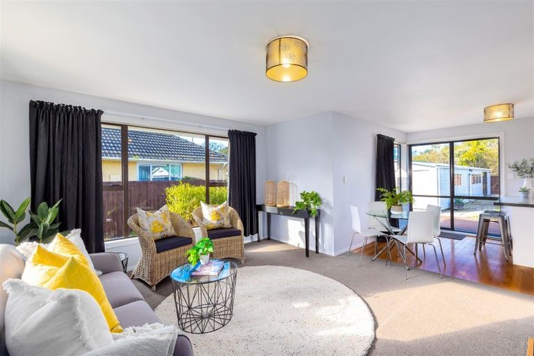 Photo of property in 6 Blossomdale Place, Bishopdale, Christchurch, 8053