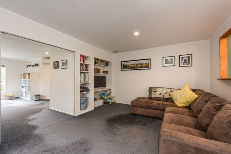 Photo of property in 52 Grays Road, Plimmerton, Porirua, 5026