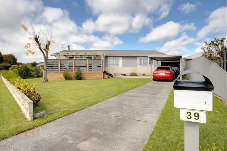 Photo of property in 39 Fife Crescent, Tamatea, Napier, 4112