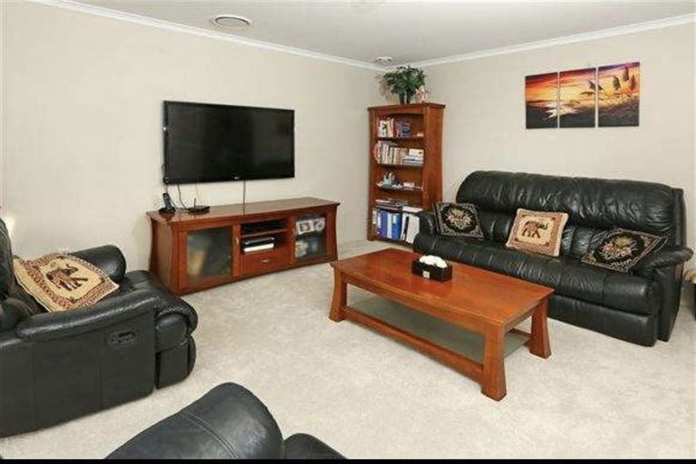 Photo of property in 4 Bibury Avenue, Henderson, Auckland, 0612