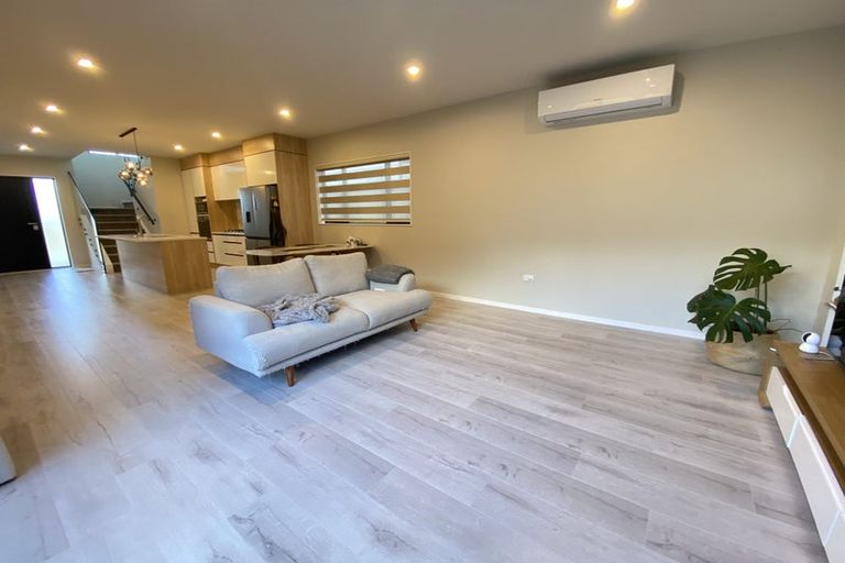 Photo of property in 13a Yule Place, Massey, Auckland, 0614