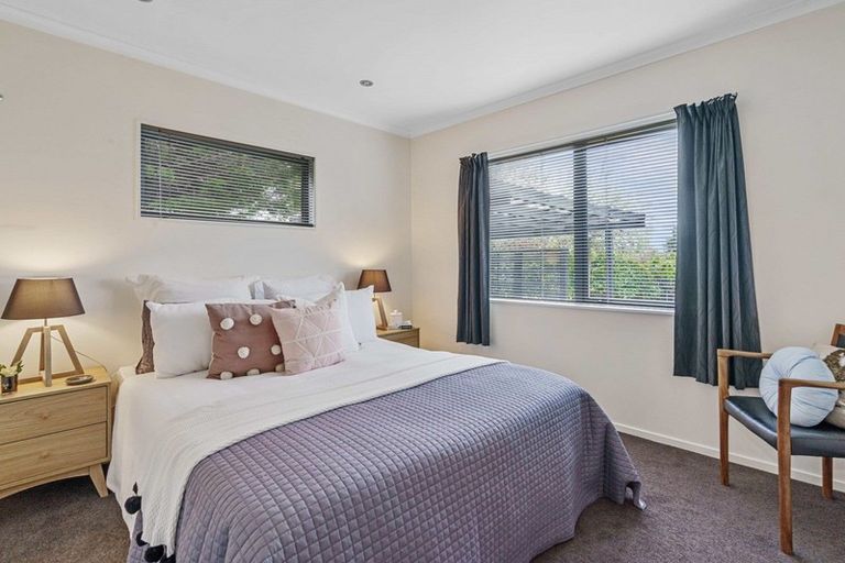 Photo of property in 10 Sackville Street, Martinborough, 5711