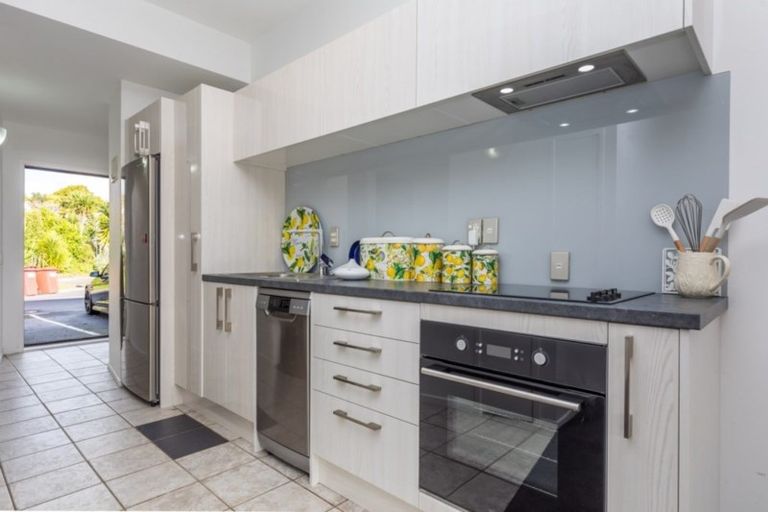 Photo of property in The Grange, 69/92 Bush Road, Albany, Auckland, 0632