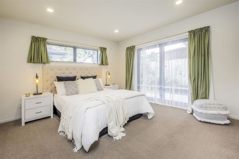 Photo of property in 15a Callis Avenue, Opaheke, Papakura, 2113