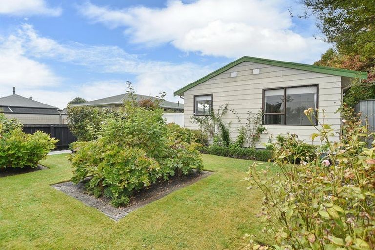 Photo of property in 1/7 Sefton Street, Belfast, Christchurch, 8051