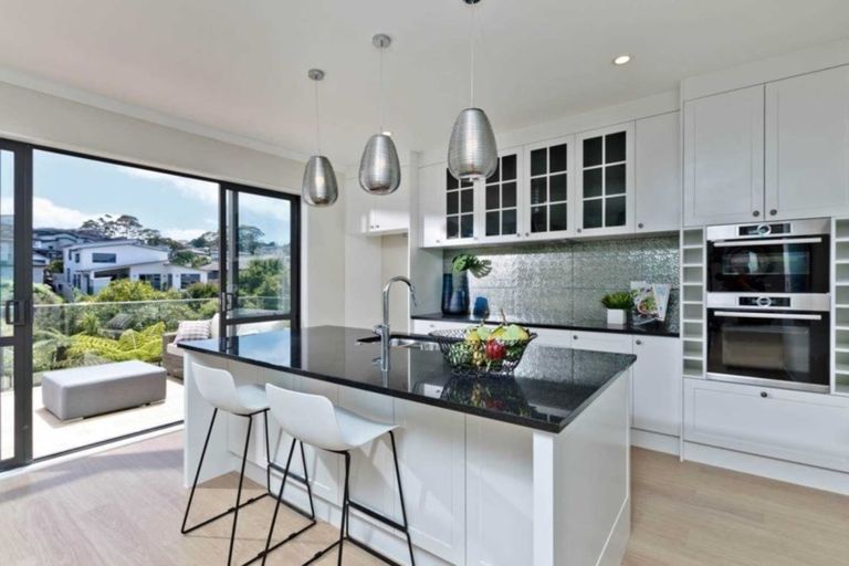 Photo of property in 30 Para Close, Fairview Heights, Auckland, 0632