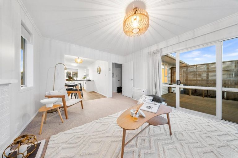 Photo of property in 37 Mckenzie Road, Mangere Bridge, Auckland, 2022