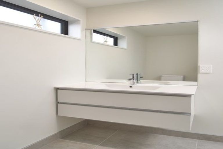 Photo of property in Riverena Flats, 377 Barbadoes Street, Christchurch Central, Christchurch, 8011