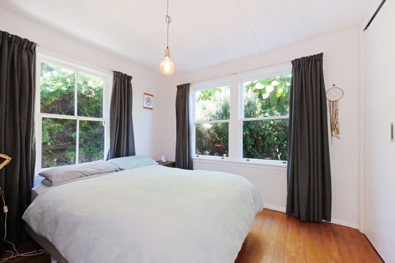 Photo of property in 104 Sidlaw Street, Strathmore Park, Wellington, 6022