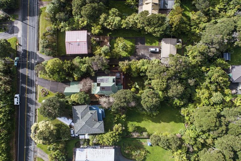 Photo of property in 1048 Scenic Drive North, Swanson, Auckland, 0816