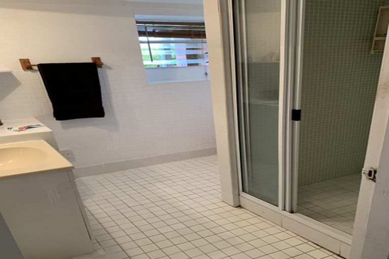 Photo of property in 54 Colchester Crescent, Newlands, Wellington, 6037