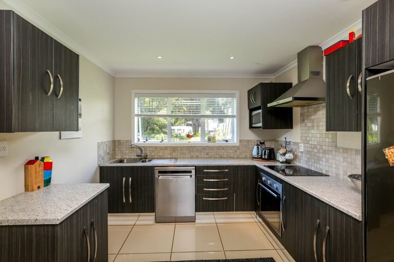 Photo of property in 31 Awanui Street, Merrilands, New Plymouth, 4312