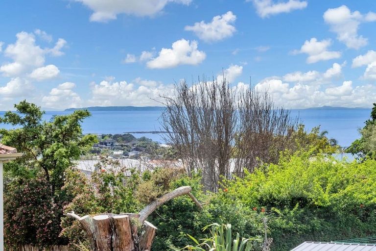 Photo of property in 41a Knights Road, Rothesay Bay, Auckland, 0630