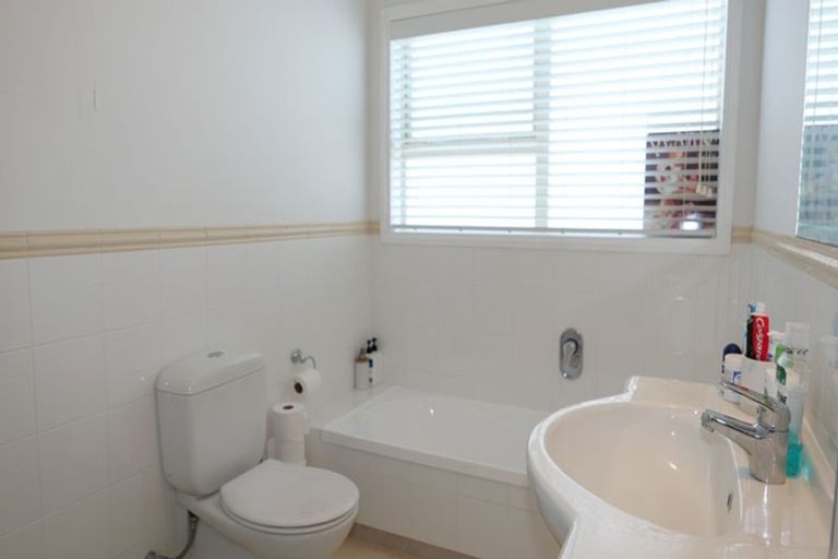 Photo of property in 8 Tui Crescent, Waikanae, 5036