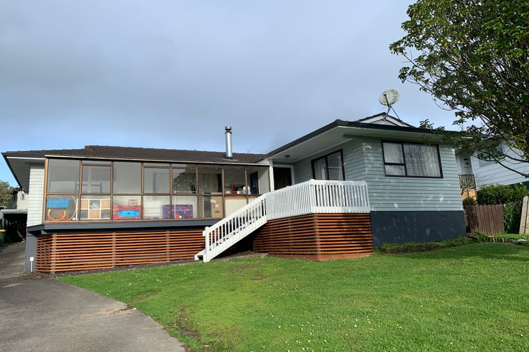 Photo of property in 37 Waitaki Street, Henderson, Auckland, 0612