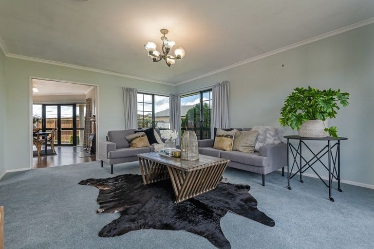 Photo of property in 40 Royal Oak Drive, Kelvin Grove, Palmerston North, 4414