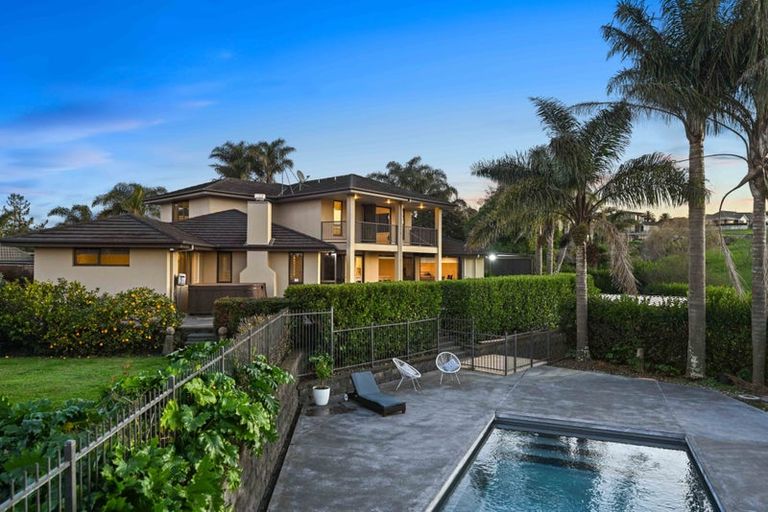 Photo of property in 2 Stonebridge Road, Temple View, Hamilton, 3289