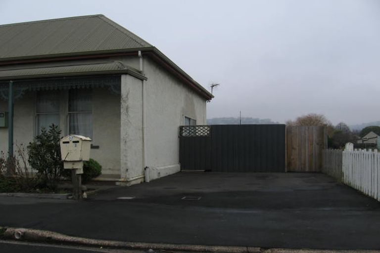 Photo of property in 32 Cutten Street, South Dunedin, Dunedin, 9012