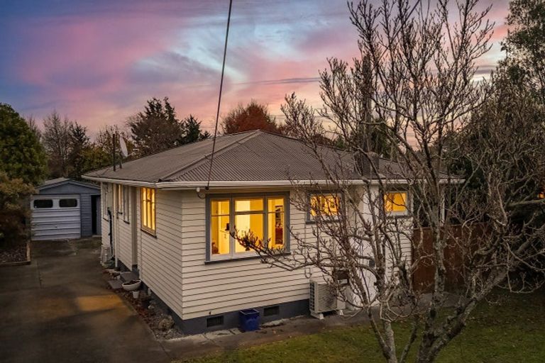 Photo of property in 77 Kent Street, Carterton, 5713