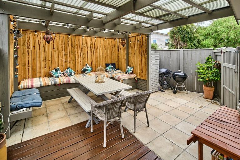 Photo of property in 15 Charlotte Way, Raumati South, Paraparaumu, 5032