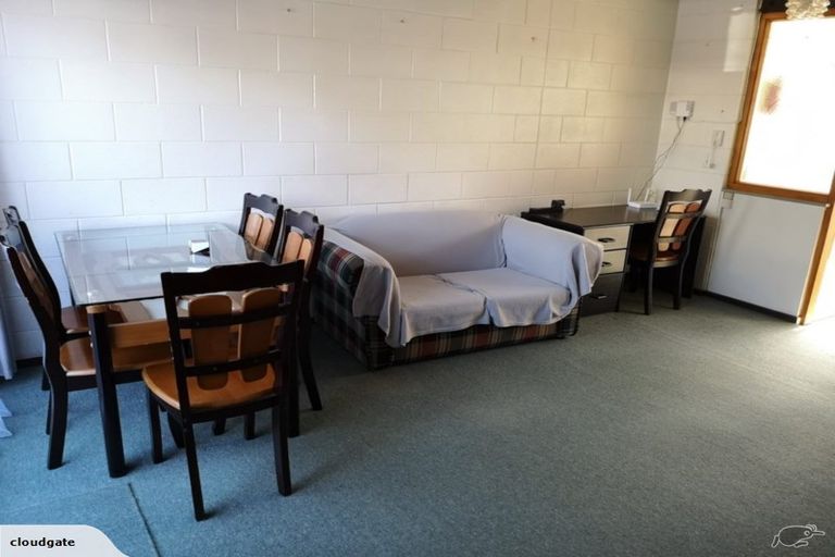 Photo of property in Lynbrae Court Flats, 20/4 Dr Taylor Terrace, Johnsonville, Wellington, 6037