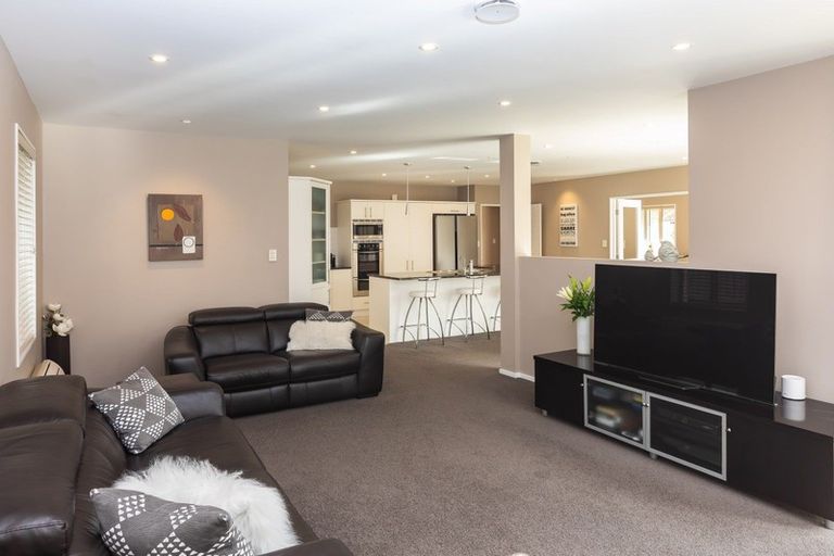 Photo of property in 51 Skyedale Drive, Harewood, Christchurch, 8051