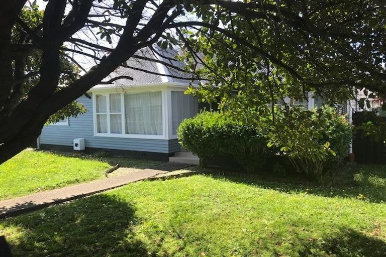 Photo of property in 976 High Street, Avalon, Lower Hutt, 5011