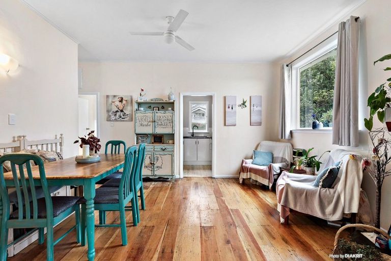 Photo of property in 40 Lonsdale Crescent, Rongotai, Wellington, 6022