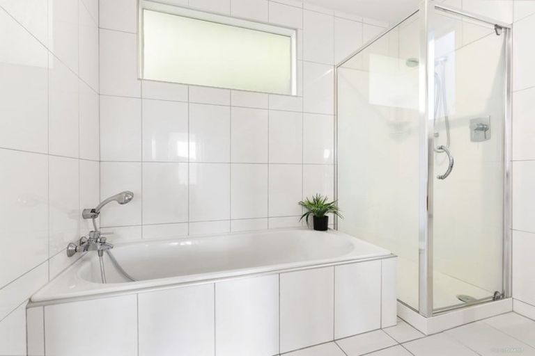 Photo of property in 11 Edgeware Road, Wilton, Wellington, 6012