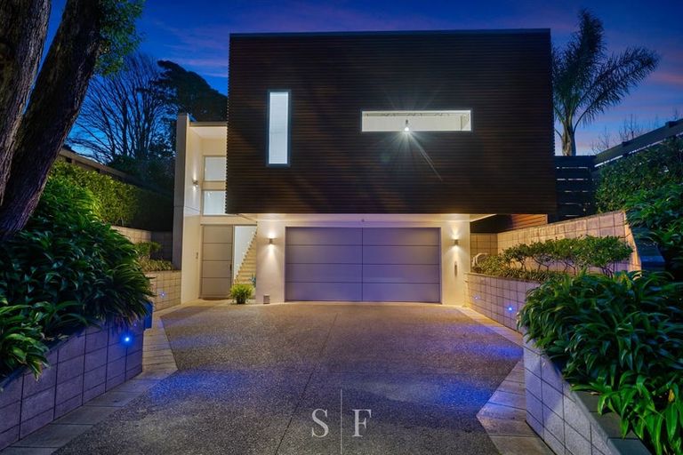 Photo of property in 8 Ngarara Road, Waikanae, 5036