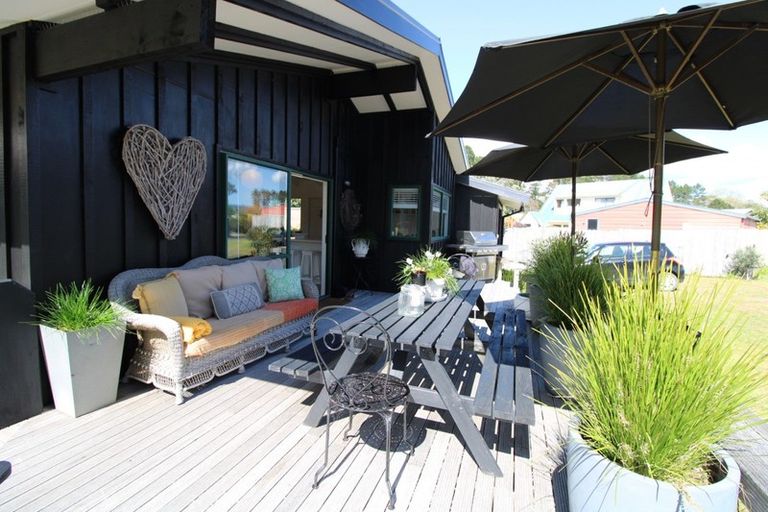 Photo of property in 117 Puriri Place, Matarangi, Whitianga, 3592