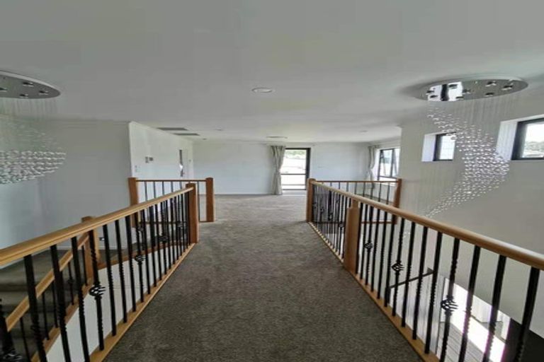 Photo of property in 15 Para Close, Fairview Heights, Auckland, 0632