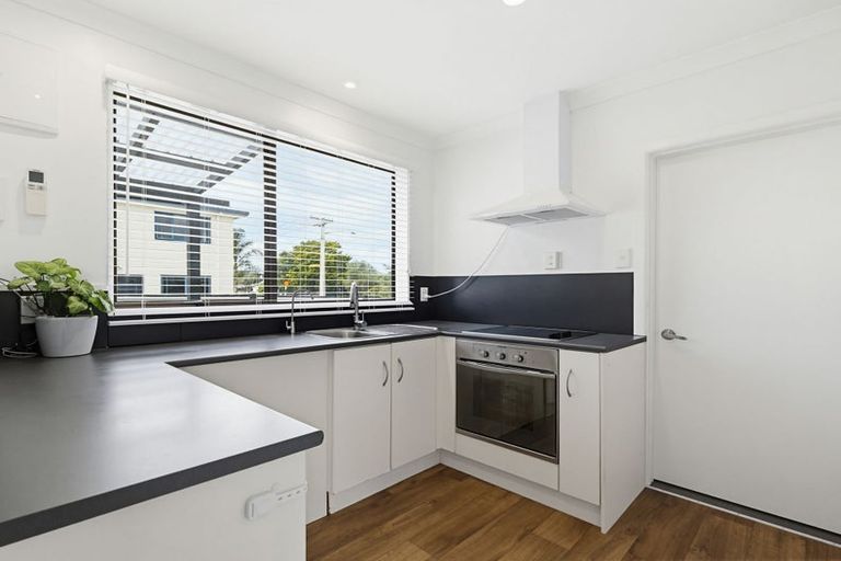 Photo of property in 81 Simpson Road, Papamoa Beach, Papamoa, 3118