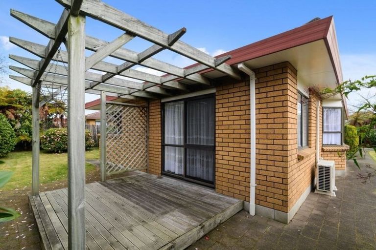 Photo of property in 8a Rutland Street, Utuhina, Rotorua, 3015