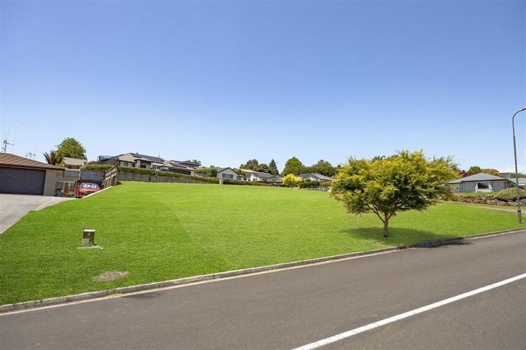 Photo of property in 6/675 Swanson Road, Swanson, Auckland, 0612