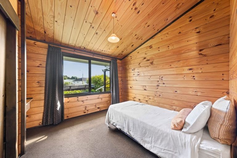 Photo of property in 2 Desmond Place, Bell Block, New Plymouth, 4312