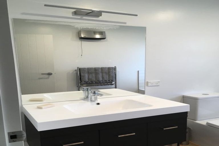 Photo of property in 13 Pennycook Place, Lake Hawea, 9382