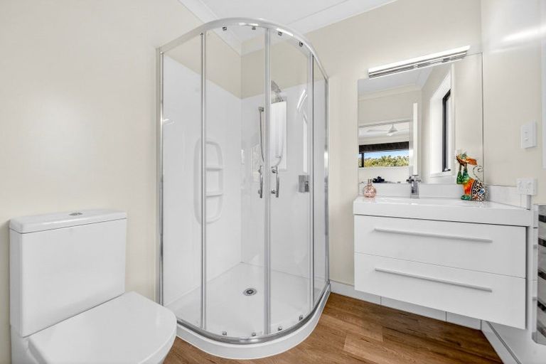 Photo of property in 9 Campbell Drive, Martinborough, 5711