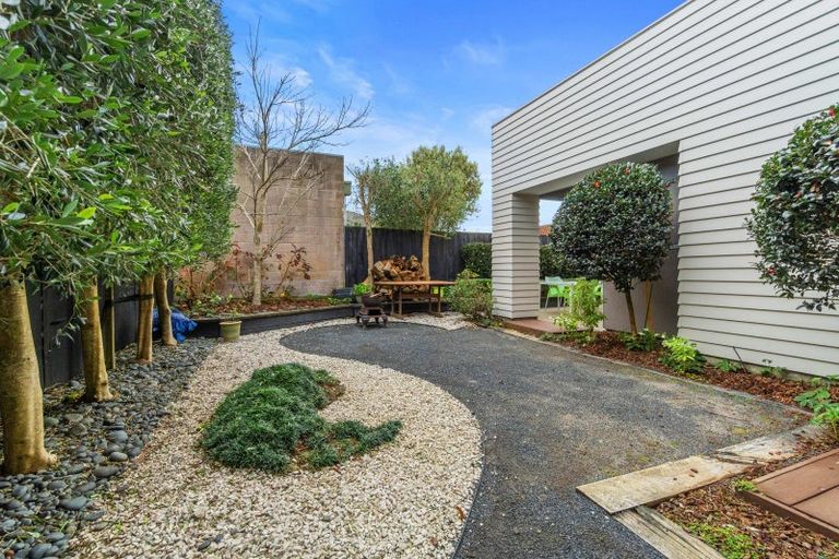 Photo of property in 49 Clare Street, Cambridge, 3434