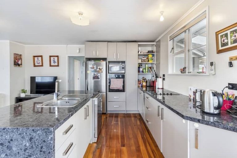 Photo of property in 47 Arimu Road, Papakura, 2110