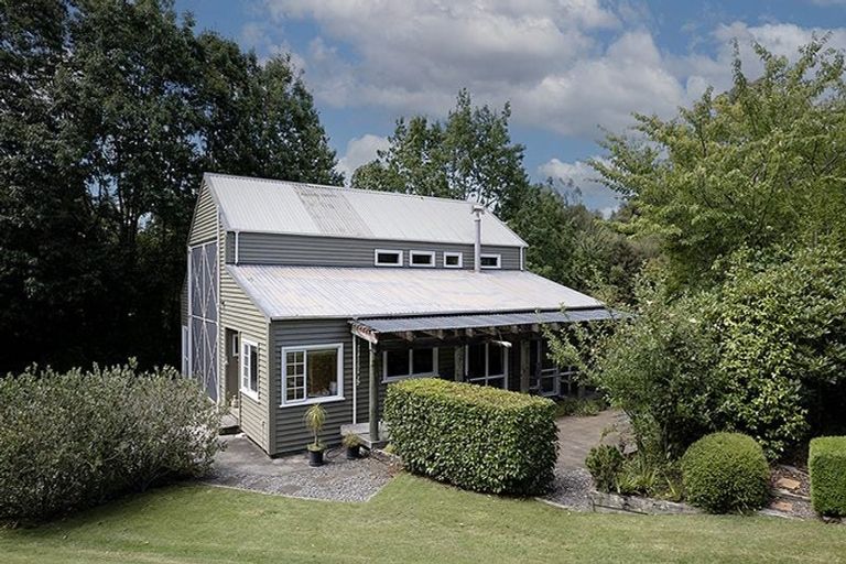 Photo of property in 208 Mapara Road, Acacia Bay, Taupo, 3385