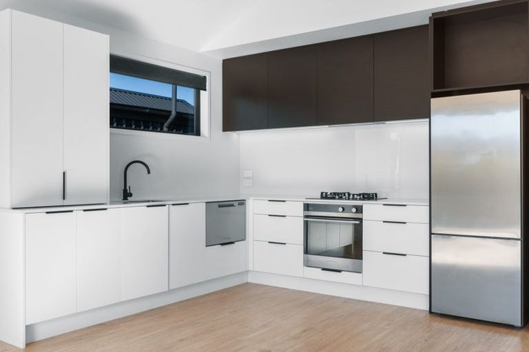 Photo of property in 15 Mount Creighton Crescent, Wanaka, 9305