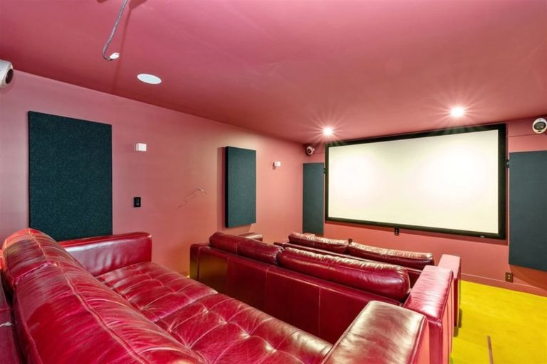 Photo of property in 9 Takahe Drive, Cashmere, Christchurch, 8022