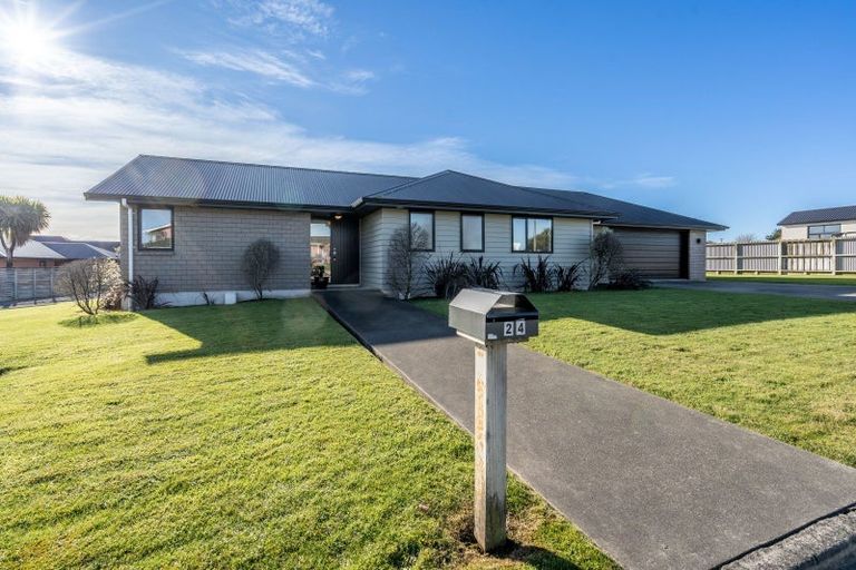 Photo of property in 24 Welsh Road, Winton, 9720