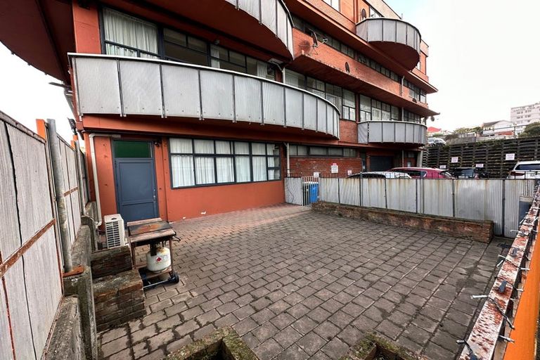 Photo of property in 4 Torrens Terrace, Mount Cook, Wellington, 6011