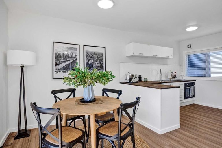 Photo of property in 38b Breakwater Road, Moturoa, New Plymouth, 4310