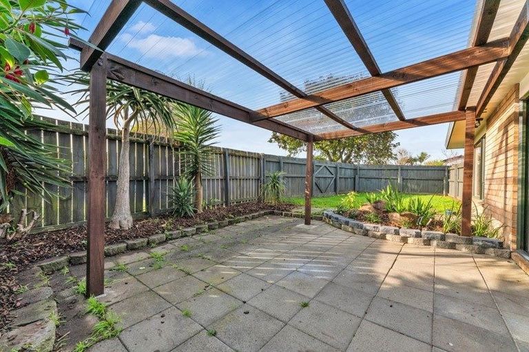 Photo of property in 6 Senecio Place, Weymouth, Auckland, 2103